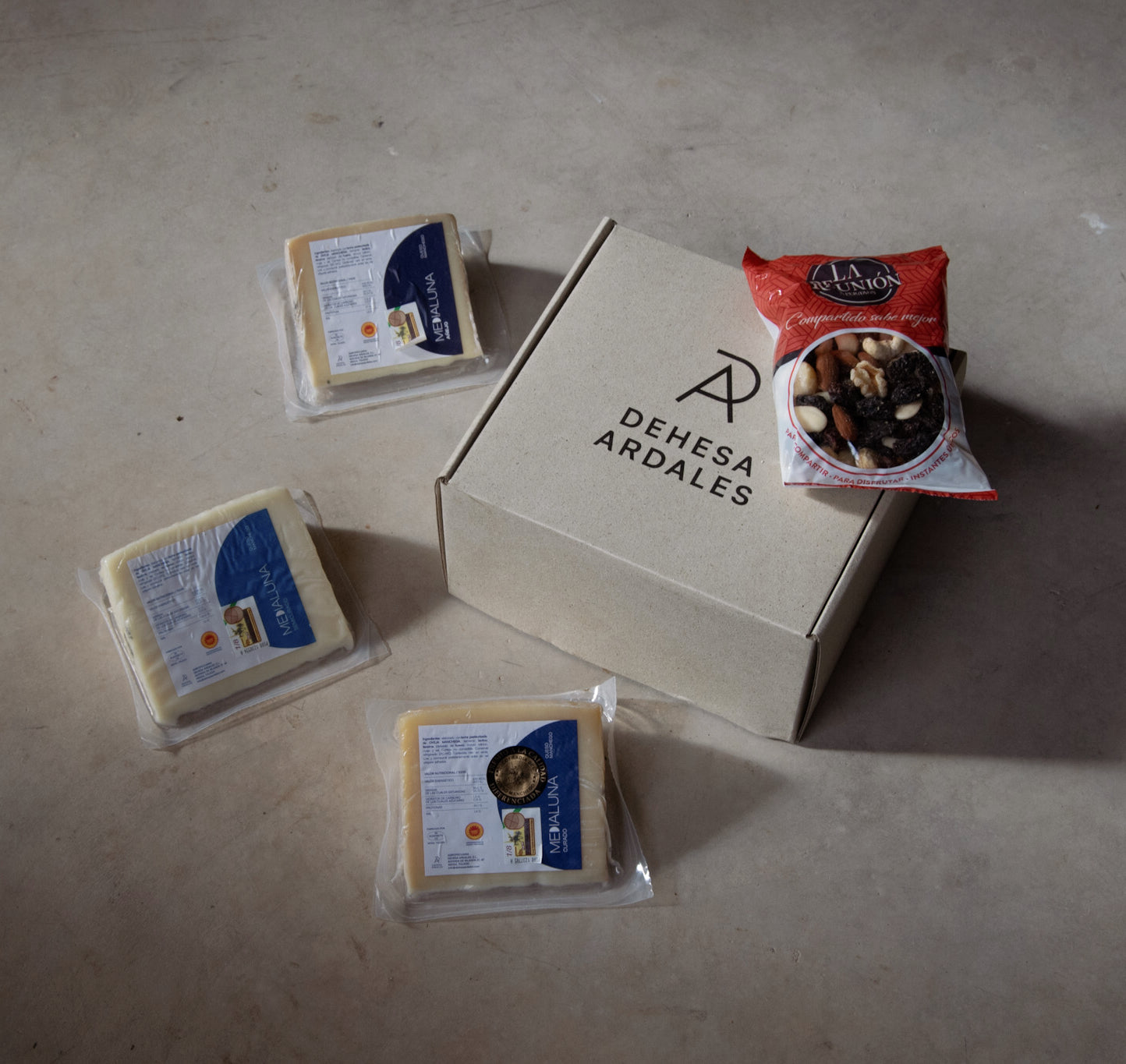 Caja Queso Manchego Medialuna Pasteurizado