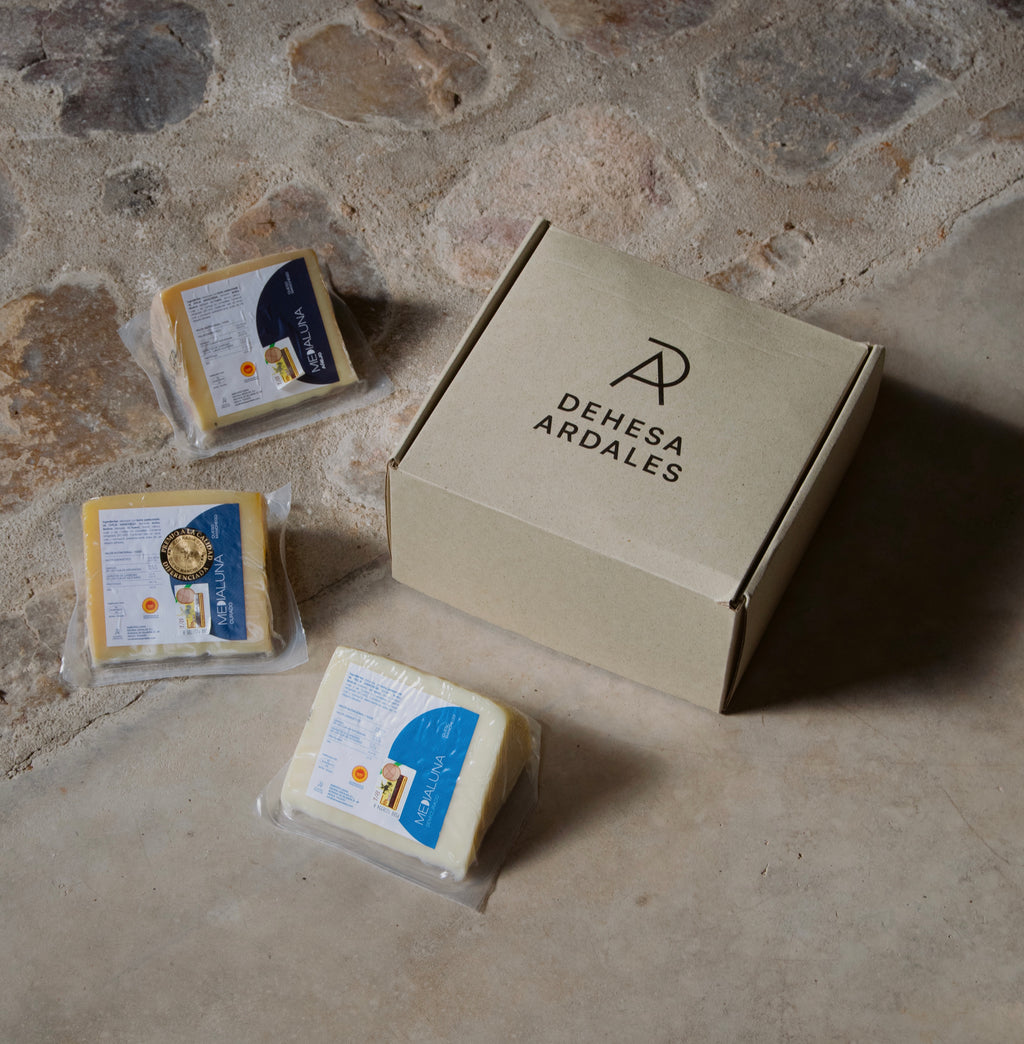 Caja Queso Manchego Medialuna Pasteurizado